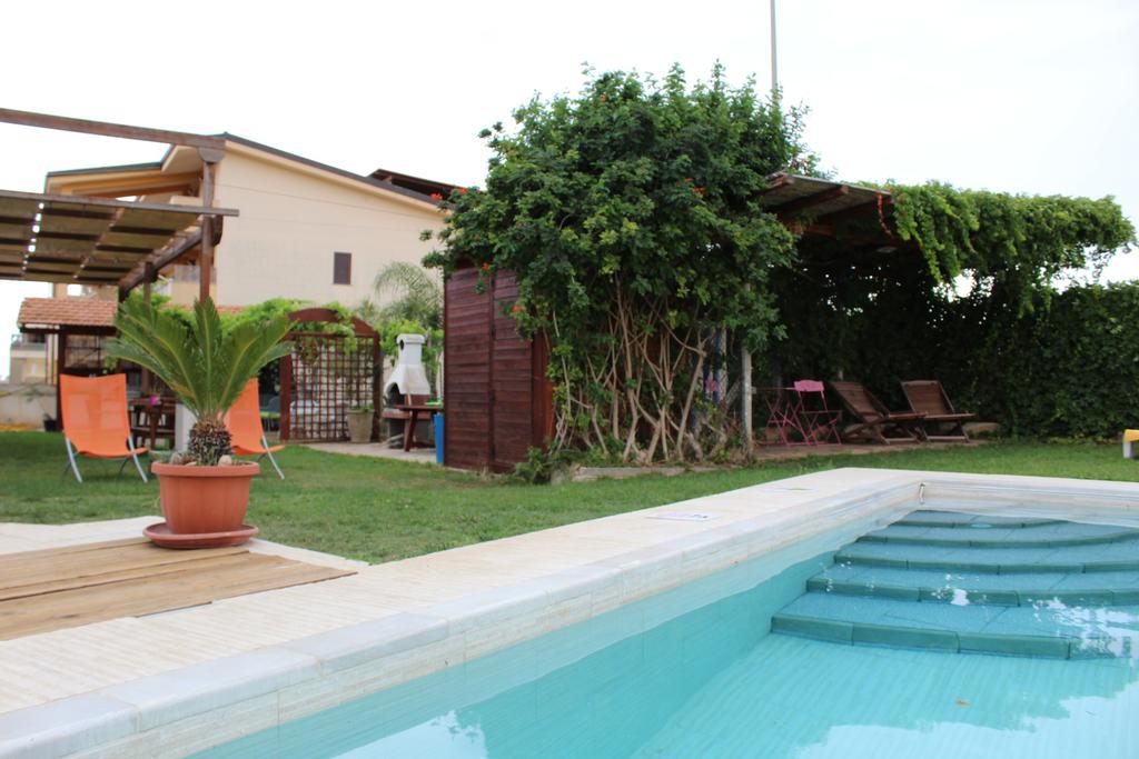 Casa Vacanze Il Giardino Dei Girasoli Marina di Ragusa Exterior photo